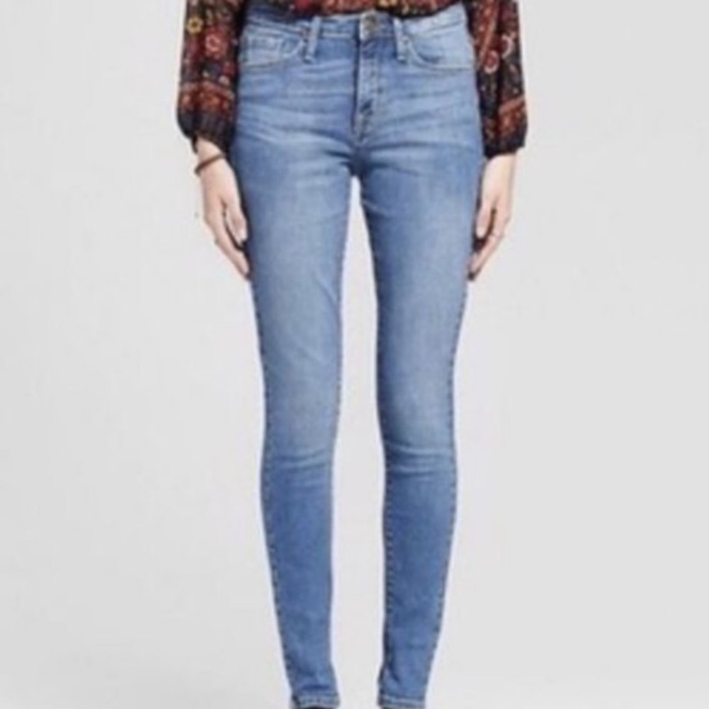 5/$20 NWT Mossimo High Rise Skinny Denim 2L/26